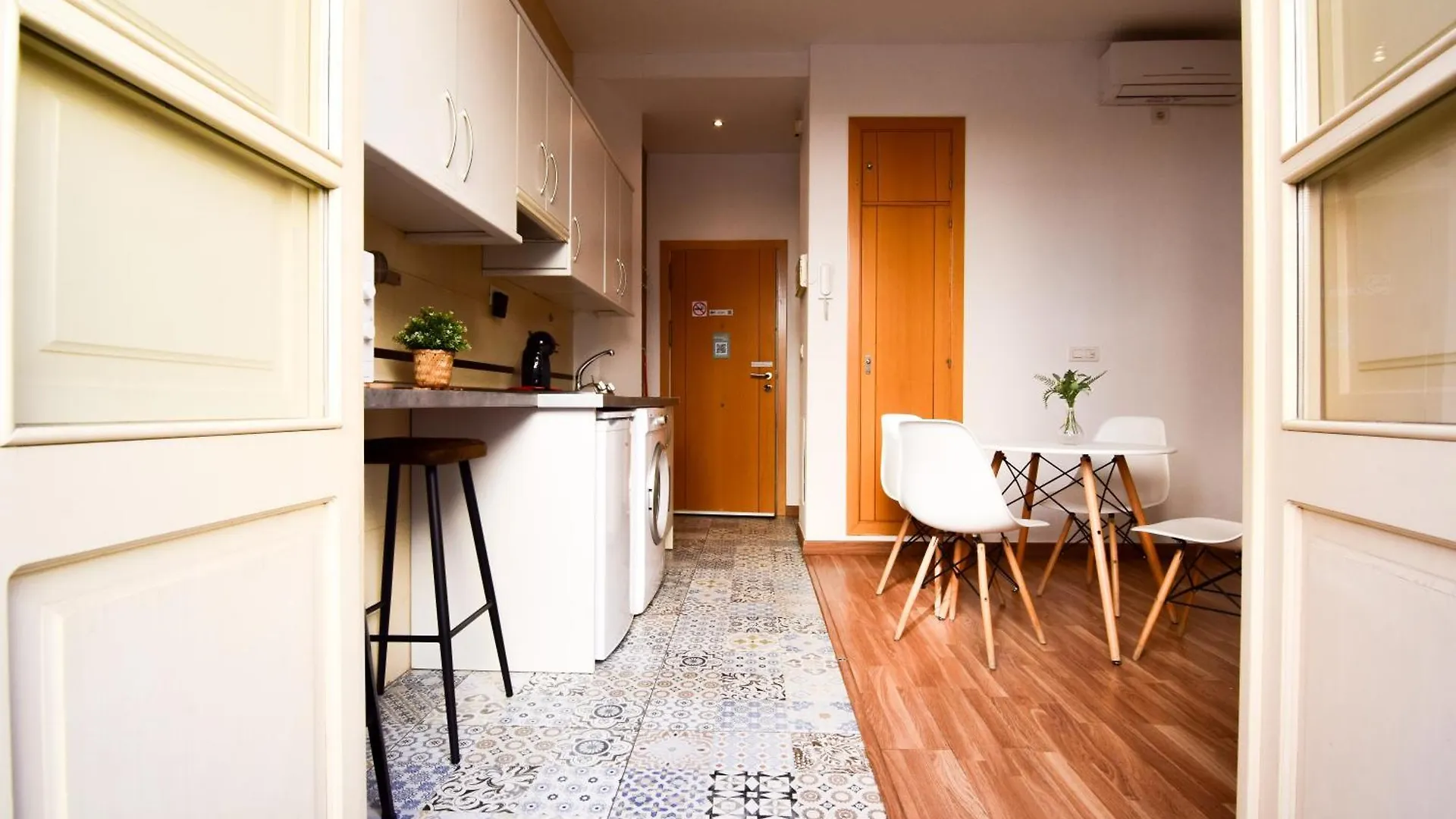 Apartment Letmalaga Carreteria Studio 82'